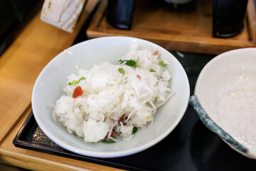 しらすのひつまぶしとアジフライ、煮込みうどんなどの定食。
道の駅でランチを食べる。
三島市、静岡県-2025年3月30日
