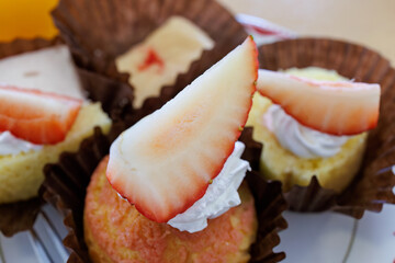 食後のスイーツバイキング。
春のイチゴのケーキ各種が食べ放題だった。
道の駅でランチを食べる。
三島市、静岡県-2025年3月30日
