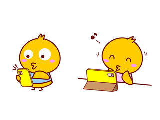 スマホやタブレットを見るひよこ © twomoons