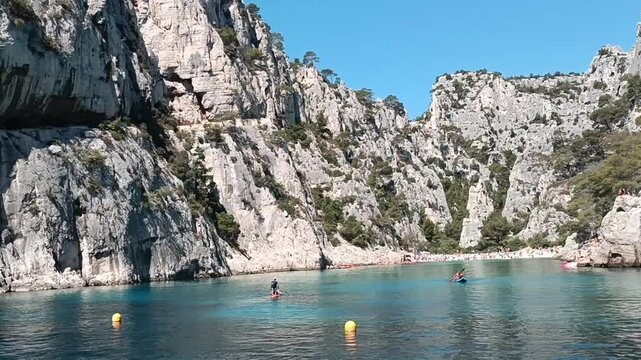 vue des calanques de Cassis dans le sud de la France