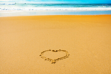 Sandherz am Buddina Beach an der sunshine coast in australien