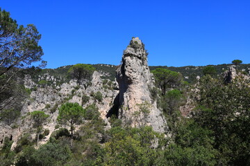 The Mourèze cirque is located in the Hérault department in the Occitanie region.