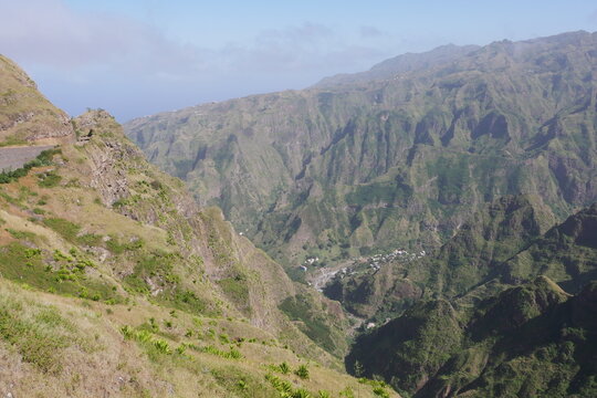 Berglandschaft auf Santo Ant&atilde;o Kapverdische Inseln