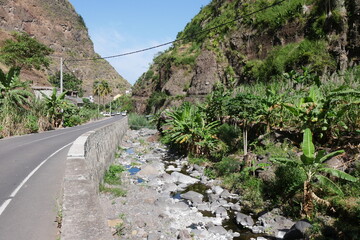 Bach bei Xoxo in den Bergen von Santo Ant&atilde;o in Kap Verde