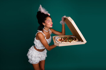 Photo of ancient lady open smell tasty pizza wear aristocrat costume modern era vs past life...