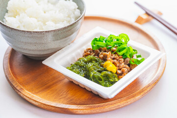 ご飯とめかぶ納豆