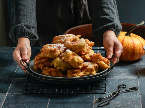 pumpkin donuts, spanish sweet dish, Bu&ntilde;uelos de calabaza, la receta traditional valenciana, autumnal theme, big pumpkin
