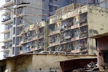 Fototapeta premium housing area at the dharavi slum in mumbai, india