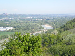 Obraz premium Tanaro river by town of Barbaresco