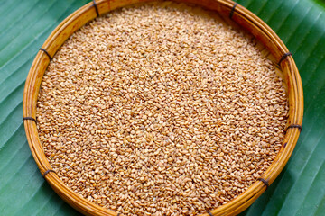 Roasted white sesame seeds for cooking