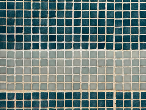Tiled wall pattern with alternating color squares