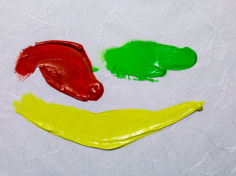 和紙アート　抽象画　白　黄　緑　赤	
