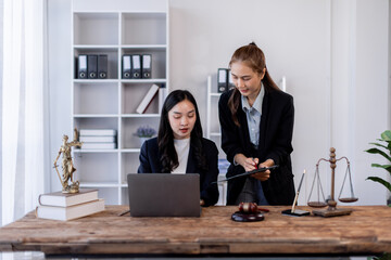 data, report, dashboard, chart, financial, business, computer, enterprise, laptop, strategy, crm, insight, plan, analysis, graph, kpi, monitor, analyze, revenue, performance, concept, statement, budge