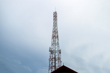 Obraz premium selective focus antenna post