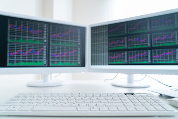 パソコンで投資をする