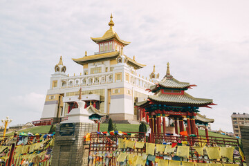 Naklejka premium Khurul in Elista, a vibrant symbol of Buddhism, reflects cultural essence and spirituality, perfect for stock photography.