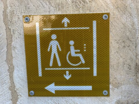 ascenseur pour pmr personnes &agrave; mobilit&eacute; r&eacute;duite