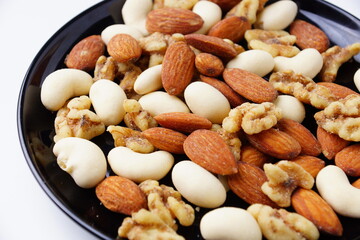 ミックスナッツ盛合せ