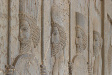 The earliest remains of Persepolis date back to 515 BC