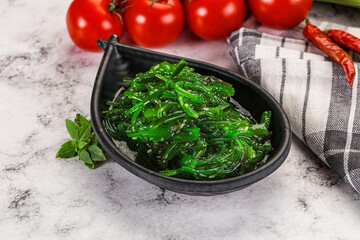 Gourmet chuka salad with sesame