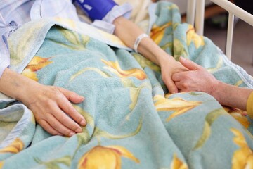 つながる心、癒しの手