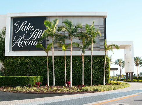 Sak's Fifth Avenue, ivy-walled entrance in UTC mall, Sarasota, Florida