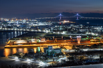 seaports and bridges with a view of the sea
