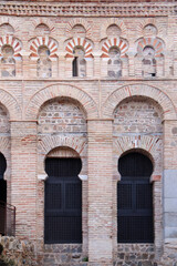 DETTAGLIO DI EDIFICIO STORICO A TOLEDO IN SPAGNA