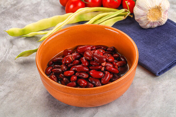 Canned red bean in the bowl