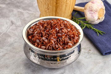 Red steamed rubine rice garnish