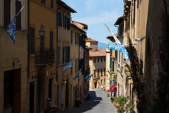 Fototapeta Medieval Streets of Montepulciano, Tuscany, Italy