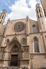 Fototapeta premium Facade of the Basilica of Santa Maria del Mar, Barcelona, Spain, showcasing its Gothic architectural style and historical significance