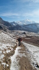 Fototapeta premium Trekkers on the Ausangate Trek