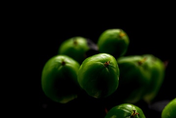 緑のヒペリカムの実