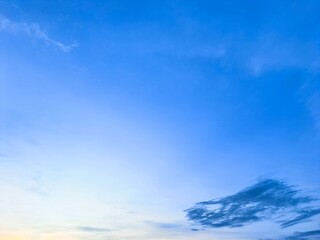 Obraz premium Vibrant Blue Sky with Light Clouds in Bangkok