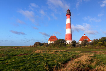 Leuchtturm Wsterhever mit Salzwiesen an der Nordsee.