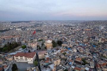 Obraz premium Aerial View of Gaziantep Cityscape at Dusk