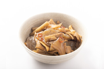 コンニャクと舞茸とゴボウの甘辛煮
