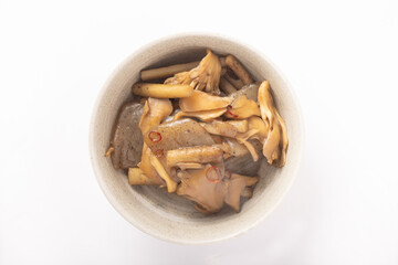 コンニャクと舞茸とゴボウの甘辛煮