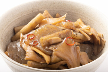 コンニャクと舞茸とゴボウの甘辛煮