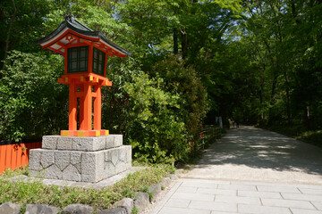 下鴨神社　灯篭と参道　京都市左京区