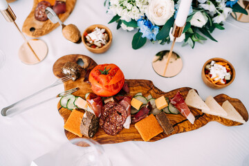 Artisan Charcuterie Platter with Fresh Ingredients
