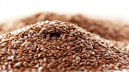 Obraz premium A pile of flaxseeds with a small gap in the center