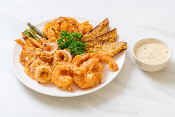 deep fried seafood (shrimps and squid) with mix vegetable