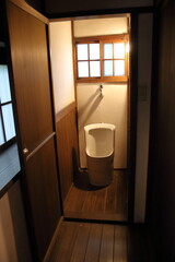 古い洋館の男子トイレ