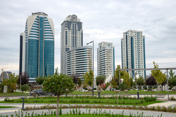 Obraz premium GROZNY, RUSSIA - SEPTEMBER 29, 2021: View on the residential complex Grozny-city on a September morning. Chechen Republic
