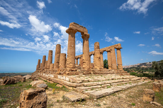 Ruins of the Greek temple of Giunone in the Valley of the Temples of Agrigento, Sicily, Italy, UNESCO heritage site, 5th century BC