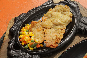 Delicious chicken steak dish. restaurant steak food