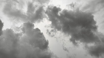 Foto Awan Gelap Dramatis | Background Alam Hitam Putih | Stok Foto Cuaca Mendung