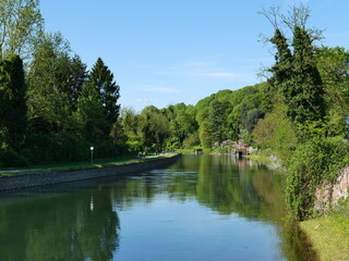 Canale con acqua